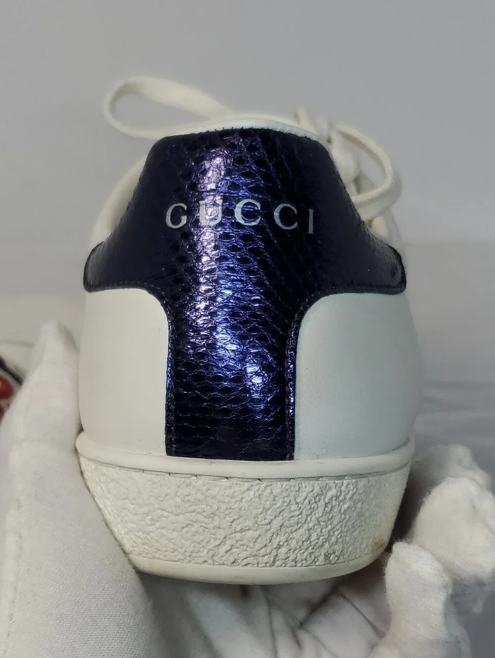 Gucci Ace Blind for Love White Leather Low Top Lace-Up Sneakers Red/Blue Mens 7
